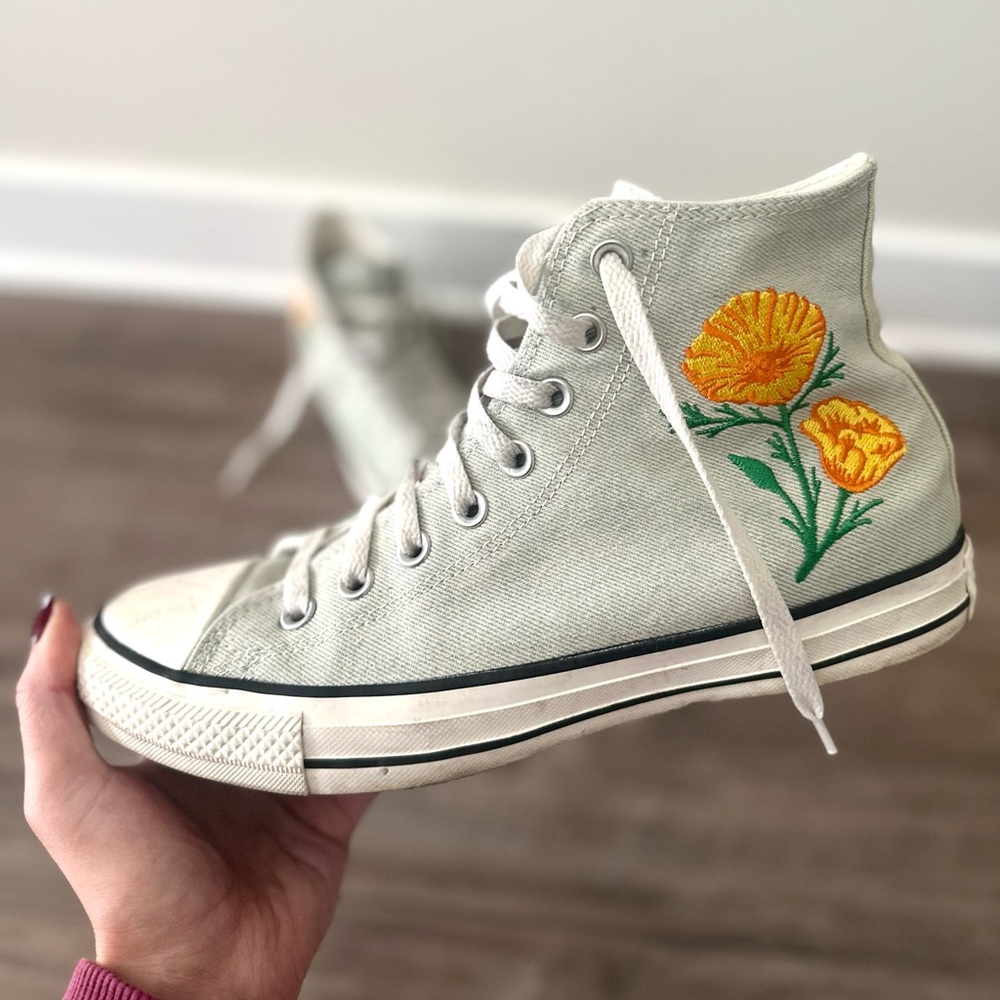 Converse White High-Top Sneakers Women’s 9.5 Gray with Floral Embroidery